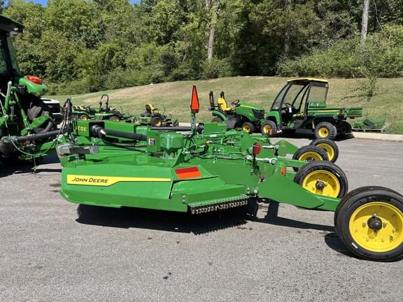 Image of John Deere FC12E equipment image 4