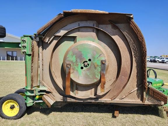 Image of John Deere FC20R equipment image 4