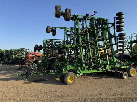 Image of John Deere H561 equipment image 2