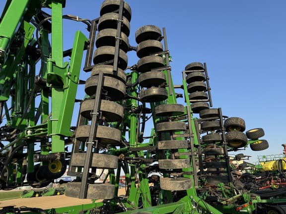 Image of John Deere H561 equipment image 4