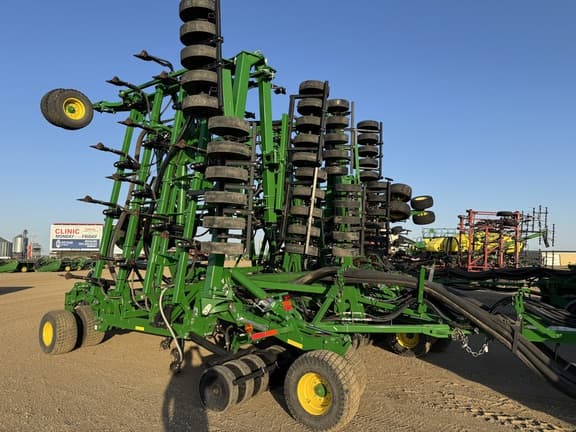 Image of John Deere H561 equipment image 1