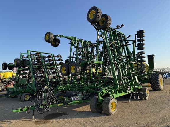 Image of John Deere H561 Primary image