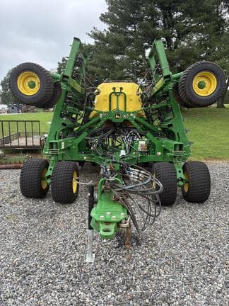 Image of John Deere N530C equipment image 4