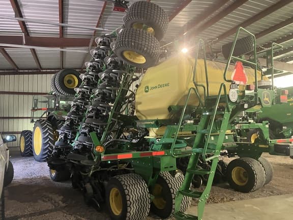 Image of John Deere N540C equipment image 1