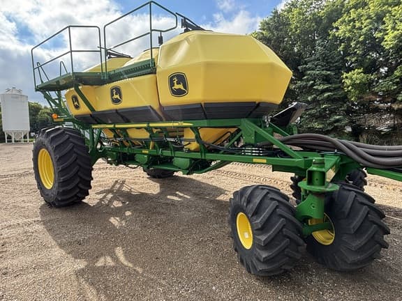 Image of John Deere N560 equipment image 3