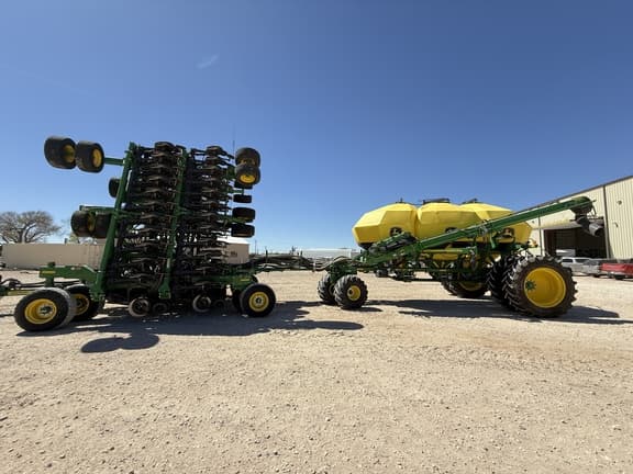 Image of John Deere N560 equipment image 1