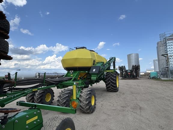 Image of John Deere N560 equipment image 1