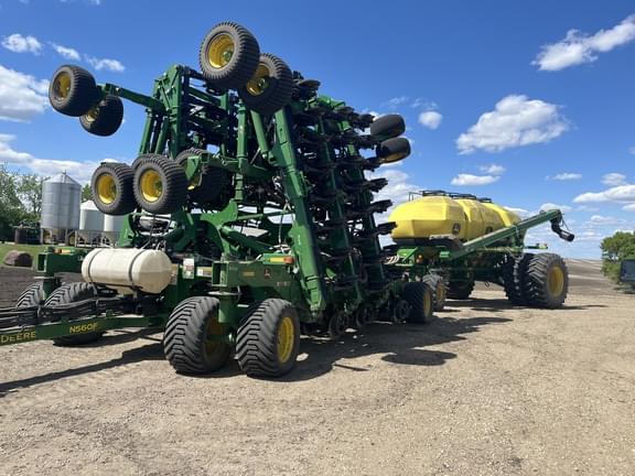 Image of John Deere N560F equipment image 1