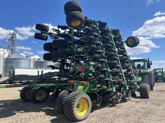 Image of John Deere N560F equipment image 2