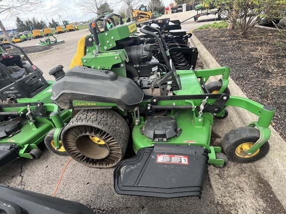 Image of John Deere Q820M equipment image 1