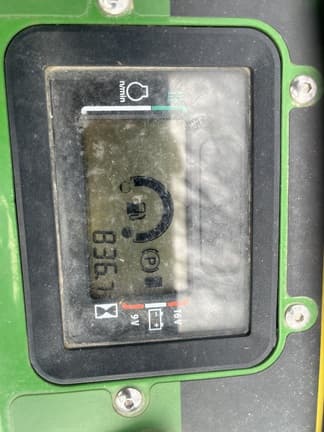 Image of John Deere Q820M equipment image 4