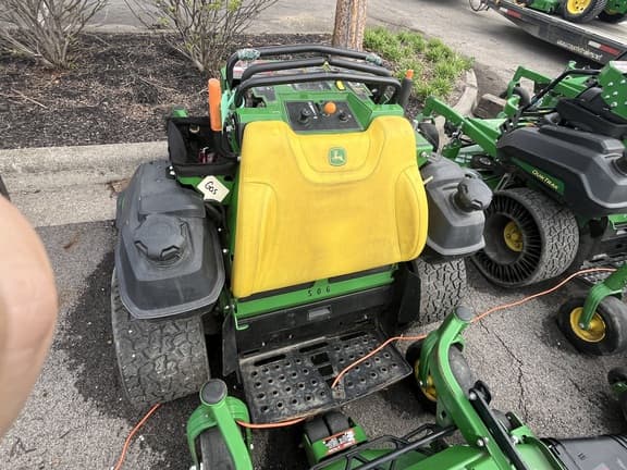 Image of John Deere Q820M equipment image 3