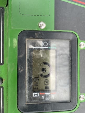 Image of John Deere Q820M equipment image 2