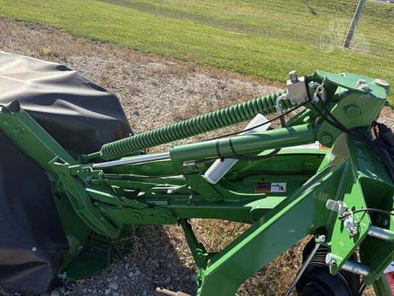 Image of John Deere R310 equipment image 2