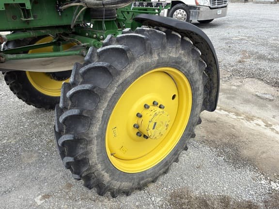 Image of John Deere R4023 equipment image 4