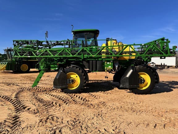 Image of John Deere R4023 equipment image 4