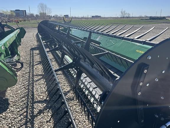 Image of John Deere RD30F equipment image 4