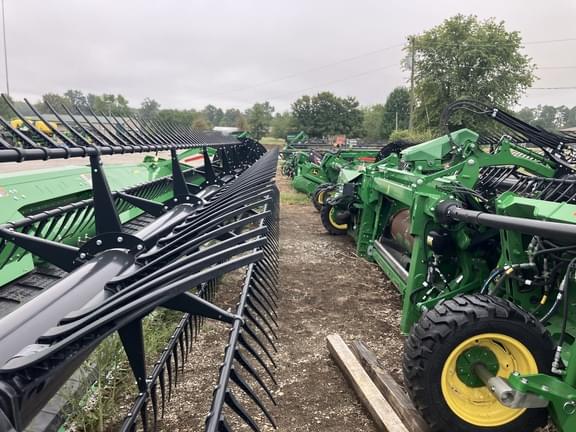 Image of John Deere RD30F equipment image 4