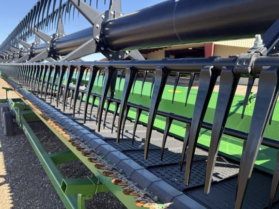 Image of John Deere RD35F equipment image 4