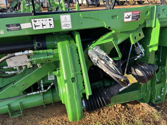 Image of John Deere RD35F equipment image 3