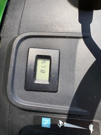 Image of John Deere S110 equipment image 4