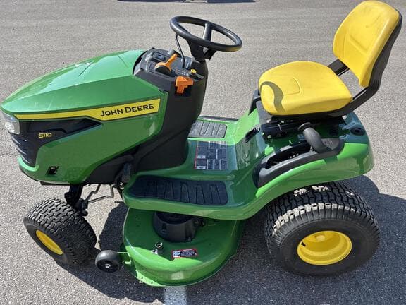 Image of John Deere S110 equipment image 2