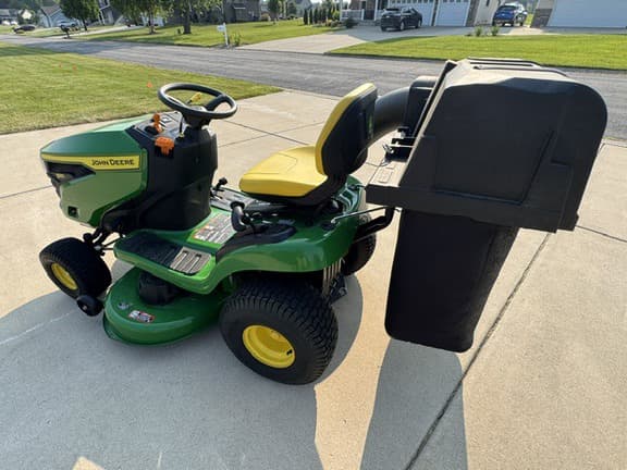 Image of John Deere S110 equipment image 1
