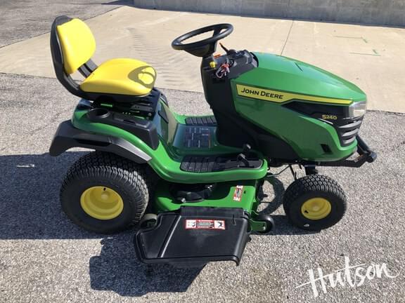 Image of John Deere S240 equipment image 2