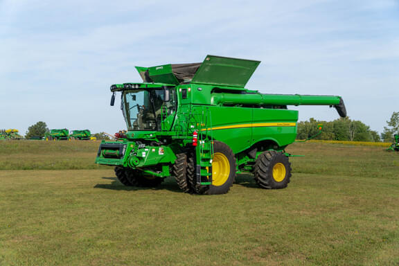 Image of John Deere S760 Primary image