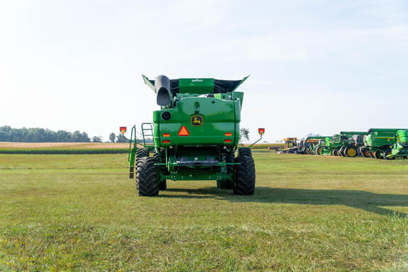 Image of John Deere S760 equipment image 3