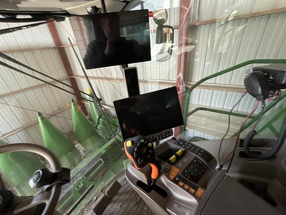 Image of John Deere S760 equipment image 4