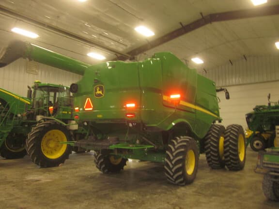 Image of John Deere S760 equipment image 2