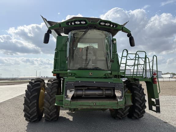 Image of John Deere S760 equipment image 1