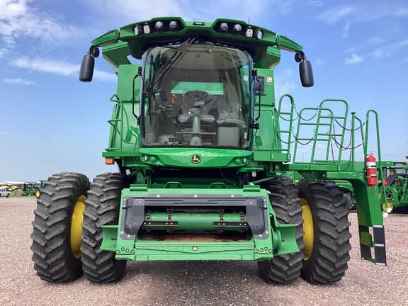 Image of John Deere S760 equipment image 1