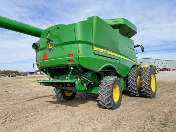 Image of John Deere S760 equipment image 4