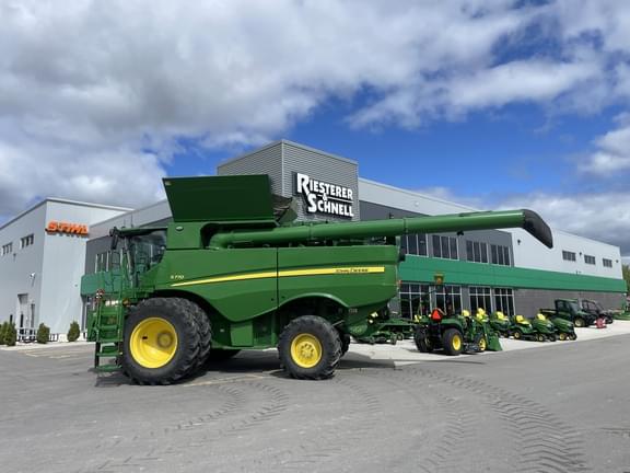 Image of John Deere S770 equipment image 2