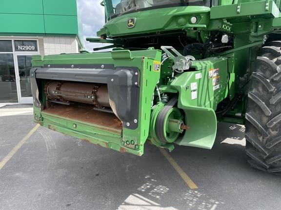Image of John Deere S770 equipment image 4