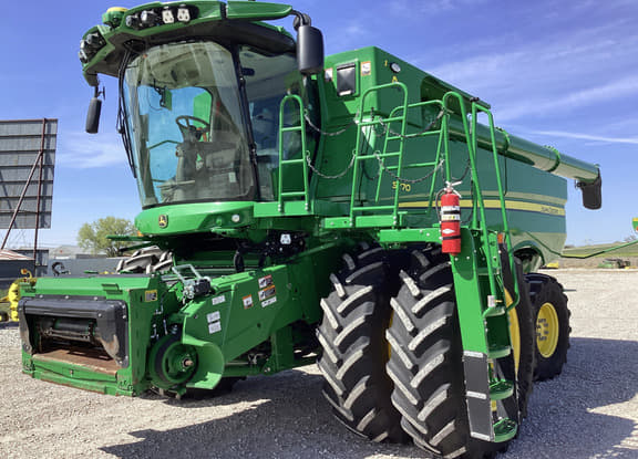 Image of John Deere S770 equipment image 1