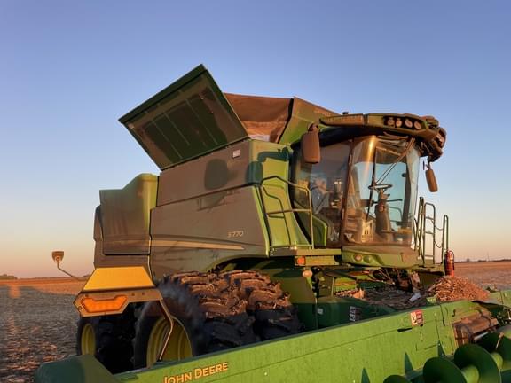 Image of John Deere S770 equipment image 2