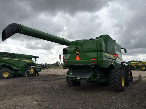 Image of John Deere S770 equipment image 3