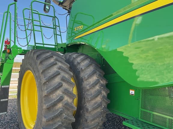 Image of John Deere S770 equipment image 2