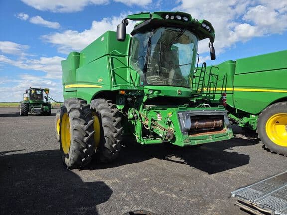 Image of John Deere S770 equipment image 2