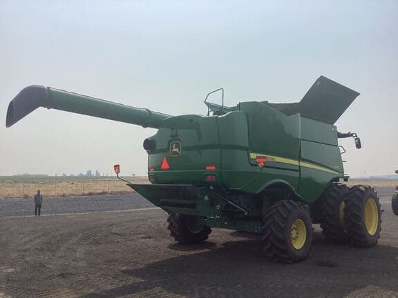 Image of John Deere S770 equipment image 4