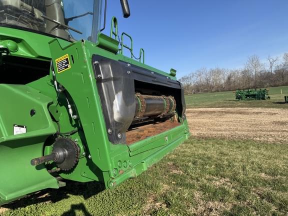 Image of John Deere S770 equipment image 2