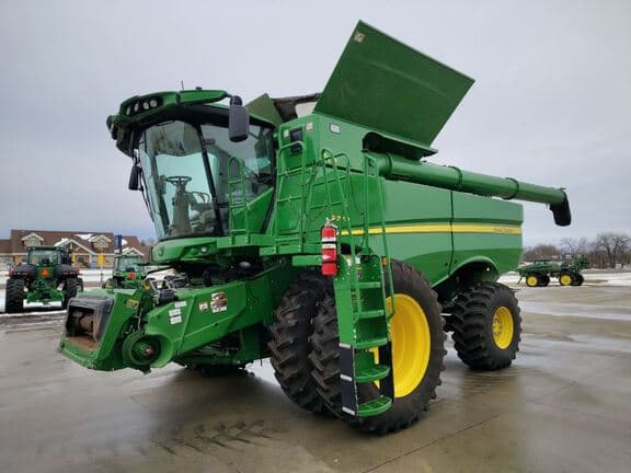 Image of John Deere S770 Primary image