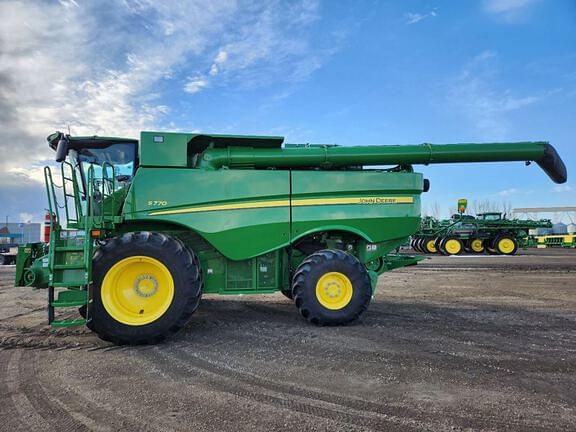 Image of John Deere S770 equipment image 1