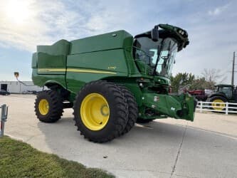 Image of John Deere S770 equipment image 4
