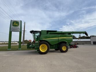 Image of John Deere S770 equipment image 3