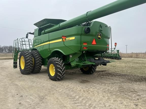 Image of John Deere S770 equipment image 4