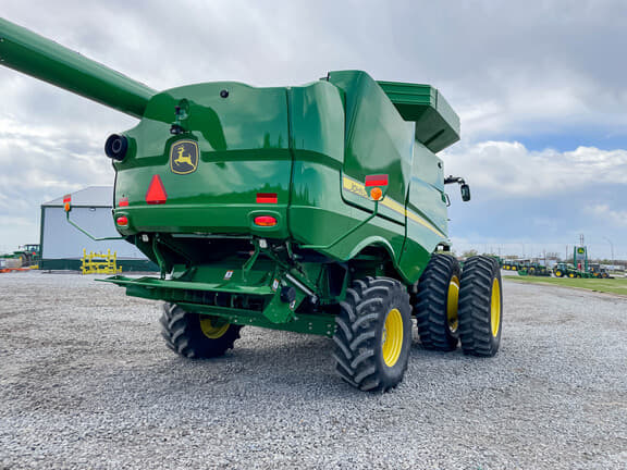 Image of John Deere S770 equipment image 4